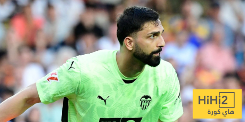 فيديو : حارس ليفربول الجديد يودع جمهور فالنسيا
