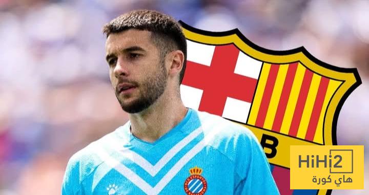 صورة.. محامي غارسيا يصل برشلونة بعد توقيع اللاعب