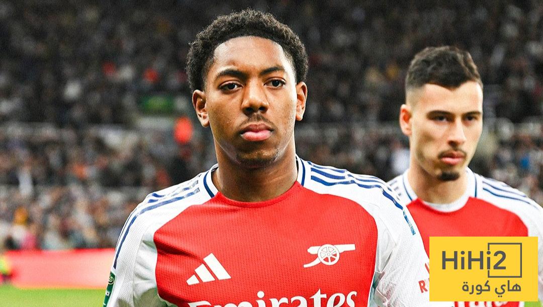 موسم الأحلام لمايلز لويس سيلي مع أرسنال ومنتخب إنجلترا