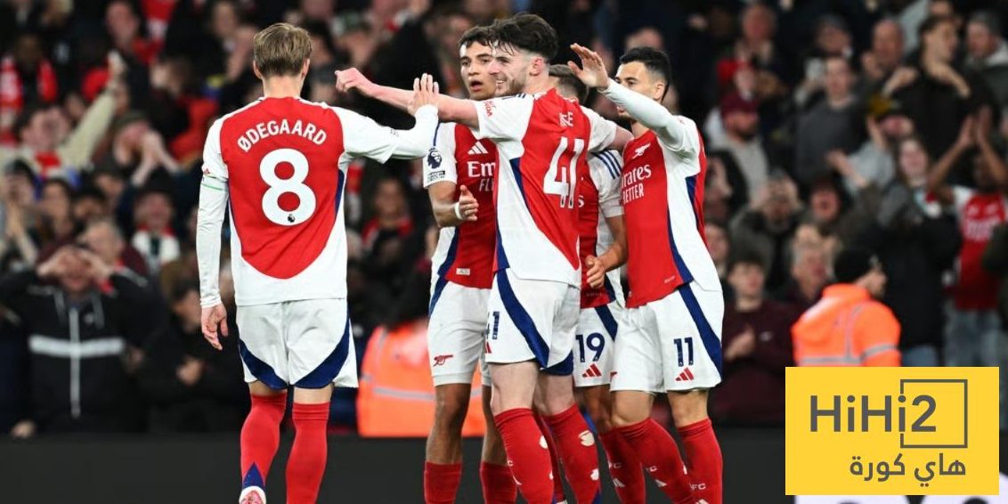 تميمة حظ ارسنال لتتويج بلقب الدوري الانجليزي