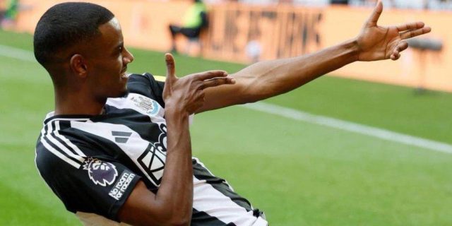 ليفربول جاهز لتقديم عرض جديد لضم ألكسندر إيزاك