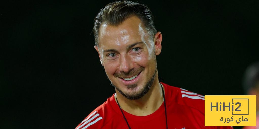 الأهلي يجدد عقد يايسله