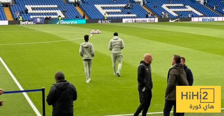 ليفربول يصل ملعب تشيلسي قبل القمة