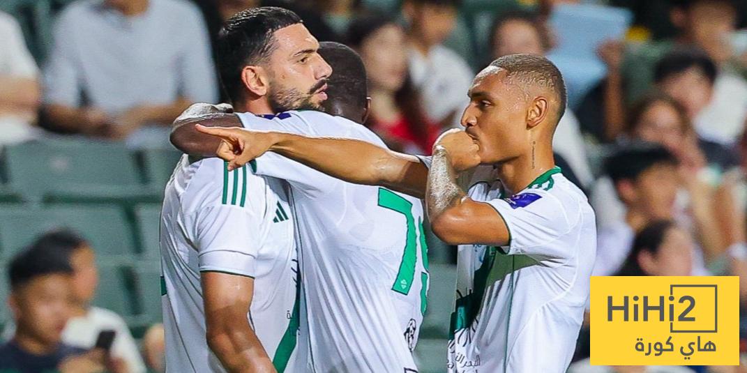 نقل لاعب الأهلى إلى المستشفى