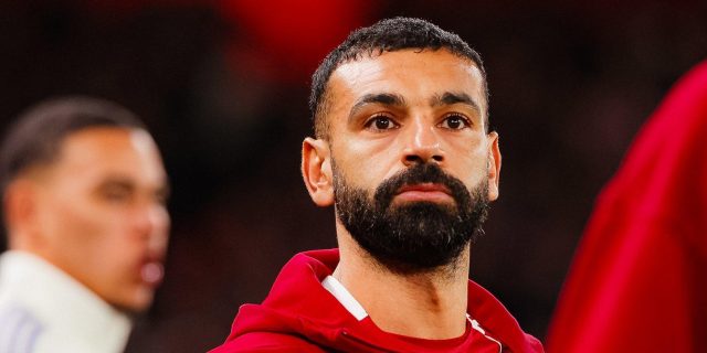 صورة: محمد صلاح يتخطى أجويرو ويقترب من هنري