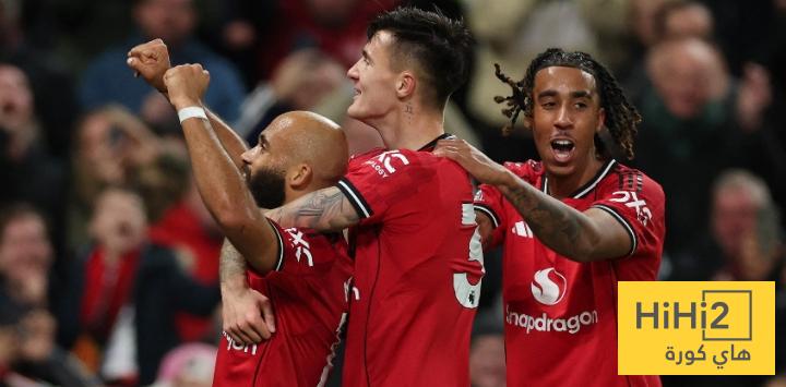 مبومو يفتتح الأهداف لمانشستر يونايتد أمام توتنهام