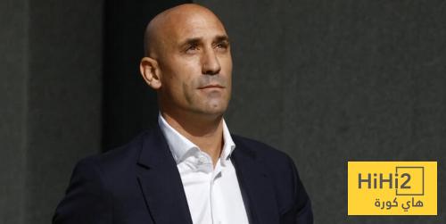 صور : “وغد ” .. هجوم مفاجئ على رئيس الاتحاد الاسباني السابق