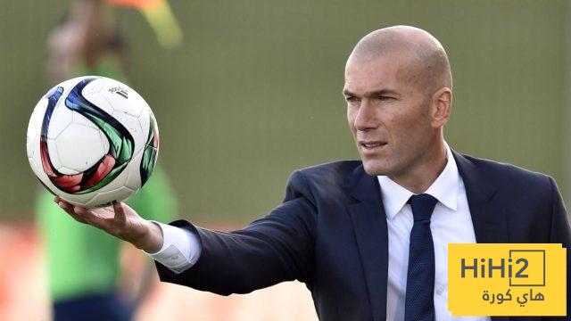 صورة : الكشف عن خطة زين الدين زيدان وكيف انتصر على برشلونة في أول كلاسيكو