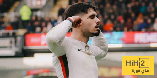 أرقام نيتو أمام بيرنلي