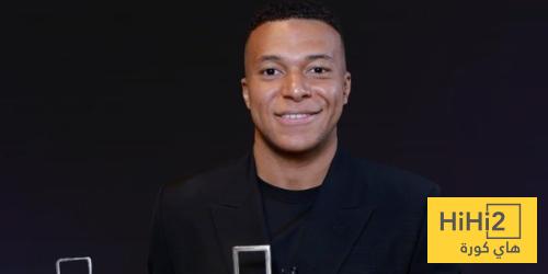 رسميا .. مبابي يتسلم جائزة البيتشيتشي