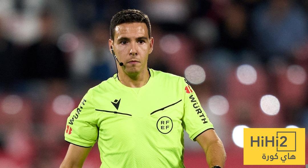 أرقام برشلونة مع حكم مباراته ضد ريال بيتيس