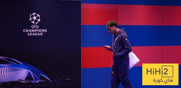 برشلونة يصل ملعبه قبل لقاء فرانكفورت