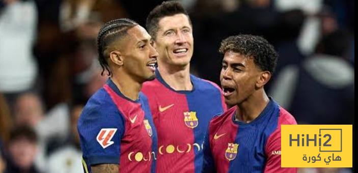 دي يونغ بديلا لـ رافينيا في مباراة فرانكفورت