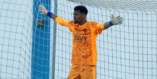 الربيعي يحمي عرين الهلال في 8 مباريات الربيعي يحمي عرين الهلال في 8 مباريات