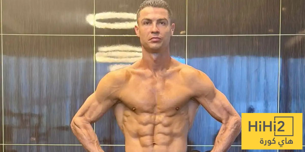 صورة – كم حصدت صورة استعراض رونالدو لعضلاته المذهلة؟
