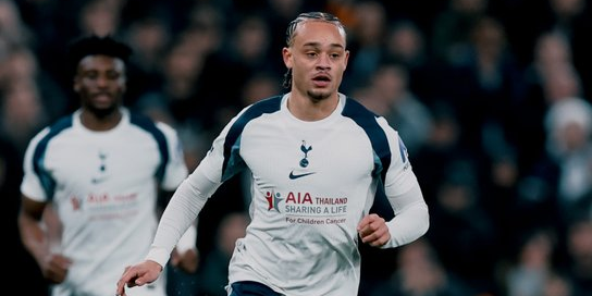 التعادل يحسم الشوط الاول من مباراة ليفربول و توتنهام