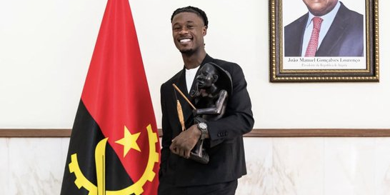 كامافينغا يفتتح أكاديمية كرة قدم في أنغولا