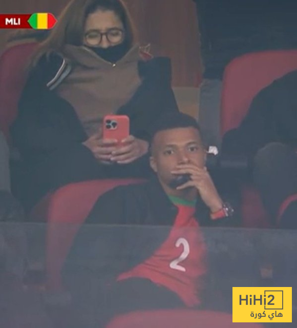صورة.. مبابي ووالدته يتابعان مباراة المغرب ضد مالي 2 صورة.. مبابي ووالدته يتابعان مباراة المغرب ضد مالي 1