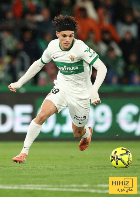 لاعب برشلونة المعار يخضع لجراحة في الكتف 1