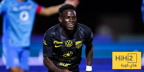 عين على فيرنانديز في مباراة نيوم عين على فيرنانديز في مباراة نيوم