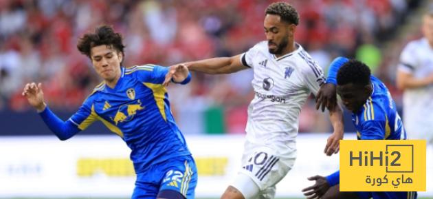 التسلل يلغي هدف مانشستر يونايتد الأول أمام ليدز