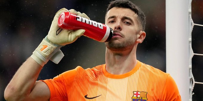 خوان غارسيا يفرض نفسه أيقونة جديدة في مرمى برشلونة خوان غارسيا يفرض نفسه أيقونة جديدة في مرمى برشلونة