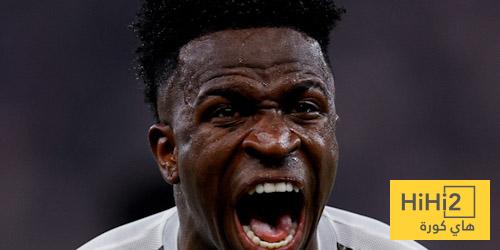 عين على فينيسيوس في مباراة برشلونة