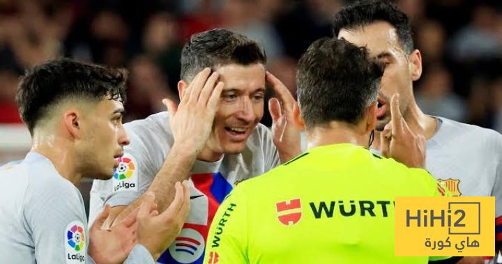 حكم لقاء برشلونة …! سجل سيء من القرارات