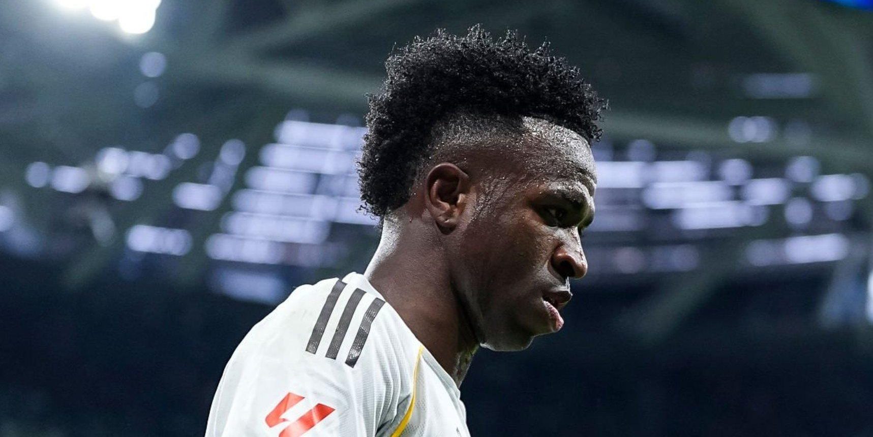 آخر التطورات بشأن تجديد عقد فينيسيوس.. أربيلوا يكشف!