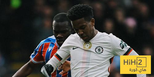 عين على إستيفاو في مباراة كريستال باﻻس