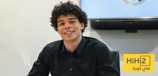 صور .. مارسيلو يحتفل مع عائلته بعد توقيع نجله على اول عقد احترافي