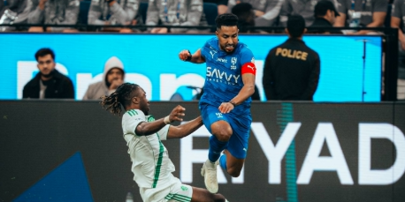 تعادل سلبي يحبس الأنفاس بين الهلال والأهلي بالشوط الأول