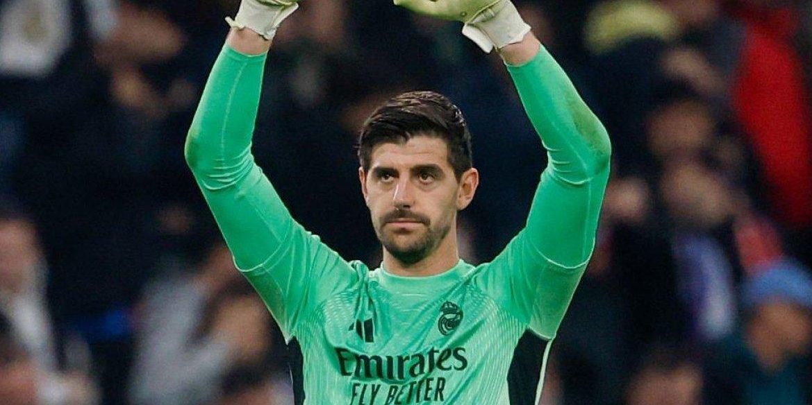 كورتوا يعيش موسمين مختلفين في موسم واحد!