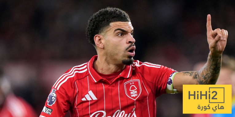 أول خطوة من السيتي لضم جيبس وايت