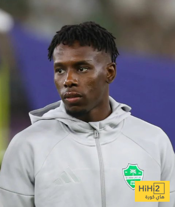 رينارد يراقب نجم الأهلي ! 2 رينارد يراقب نجم الأهلي ! 1