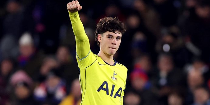 ريال مدريد يراقب موهبة توتنهام