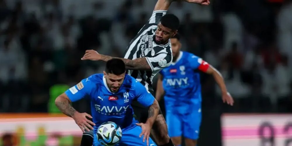 الذكاء الاصطناعي يكشف عن الفائز من مباراة الهلال والشباب 