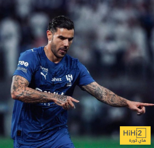 لاعب الهلال المتخاذل ! 1