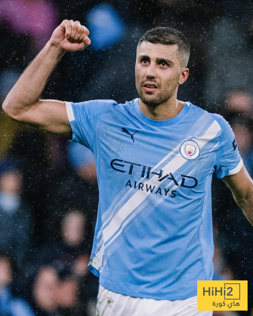 الرسم التكتيكي لتشكيلة مانشستر سيتي ضد ليدز 1