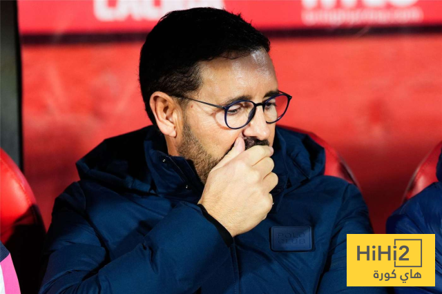 مدرب خيتافي امام كابوسه الأسود 2 مدرب خيتافي امام كابوسه الأسود 1