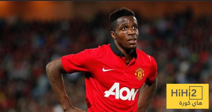 لاعبون ارتدوا قميص كريستال بالاس و مانشستر يونايتد