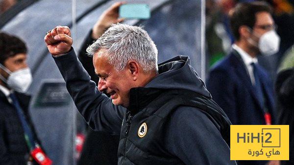 صور – دموع مورينيو تخطف الأنظار في وداع صديقه المقرب