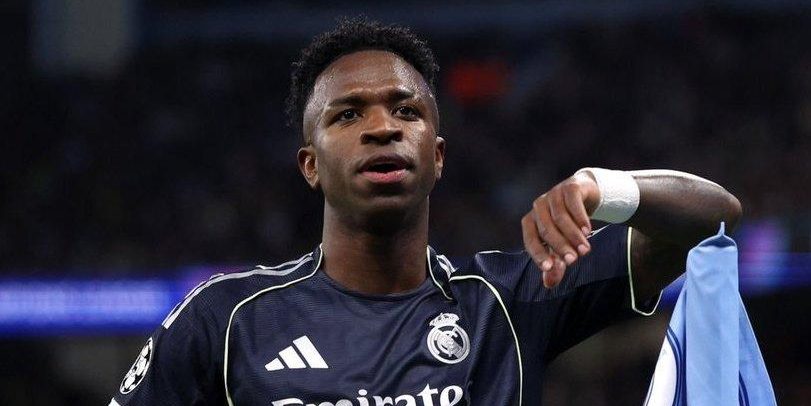 بالأرقام.. فينيسيوس يعيش أفضل فتراته قبل الديربي