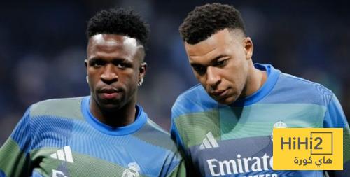 صورة .. مبابي وفينيسيوس يتبادلان القمصان بعد انتهاء مباراة البرازيل وفرنسا