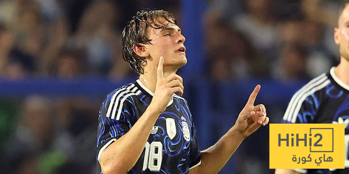 نيكو باز : أحاول دائمًا تقليد ميسي