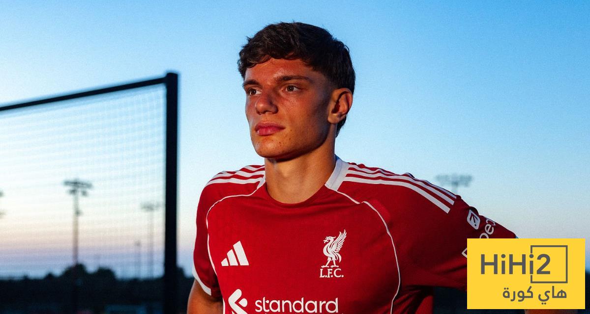 إنتر ميلان يتحرك لضم مدافع ليفربول