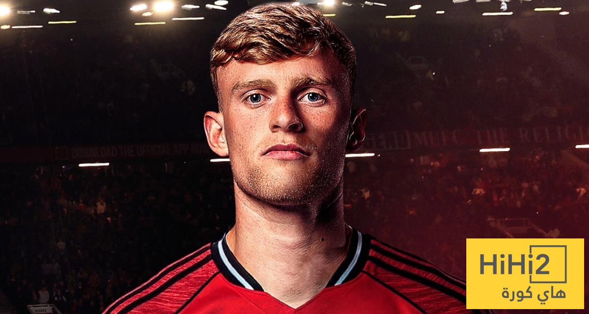 تطورات تعاقد اليونايتد مع مدافع إيفرتون