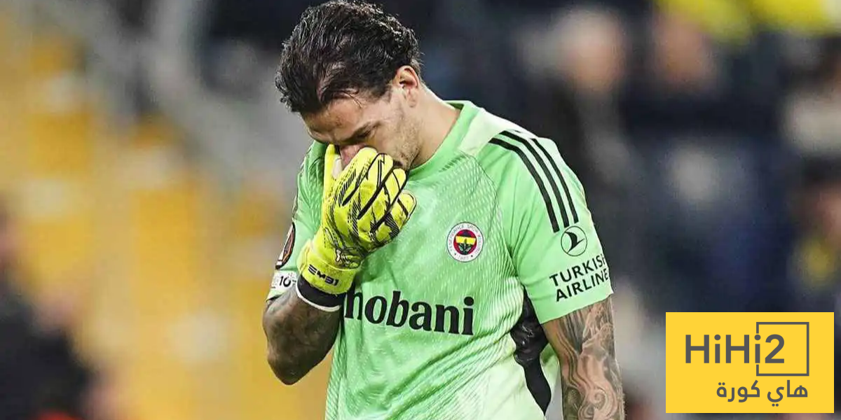 صورة – تصرف غريب من إيدرسون بعد سقوطه مصابًا في الدوري التركي