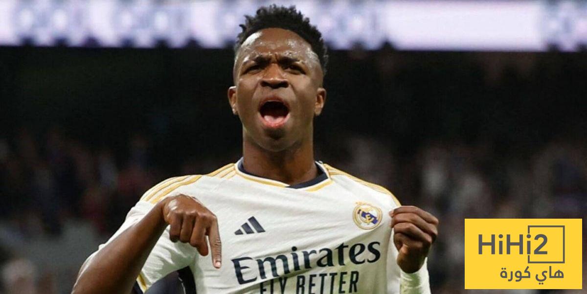 صور : فينيسيوس ” المزيف ” يتعرض للضرب بسبب إضاعة الفرص أمام البايرن