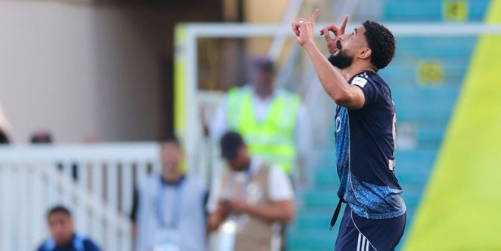 العمري يفرض هيمنته.. شوط مثالي !